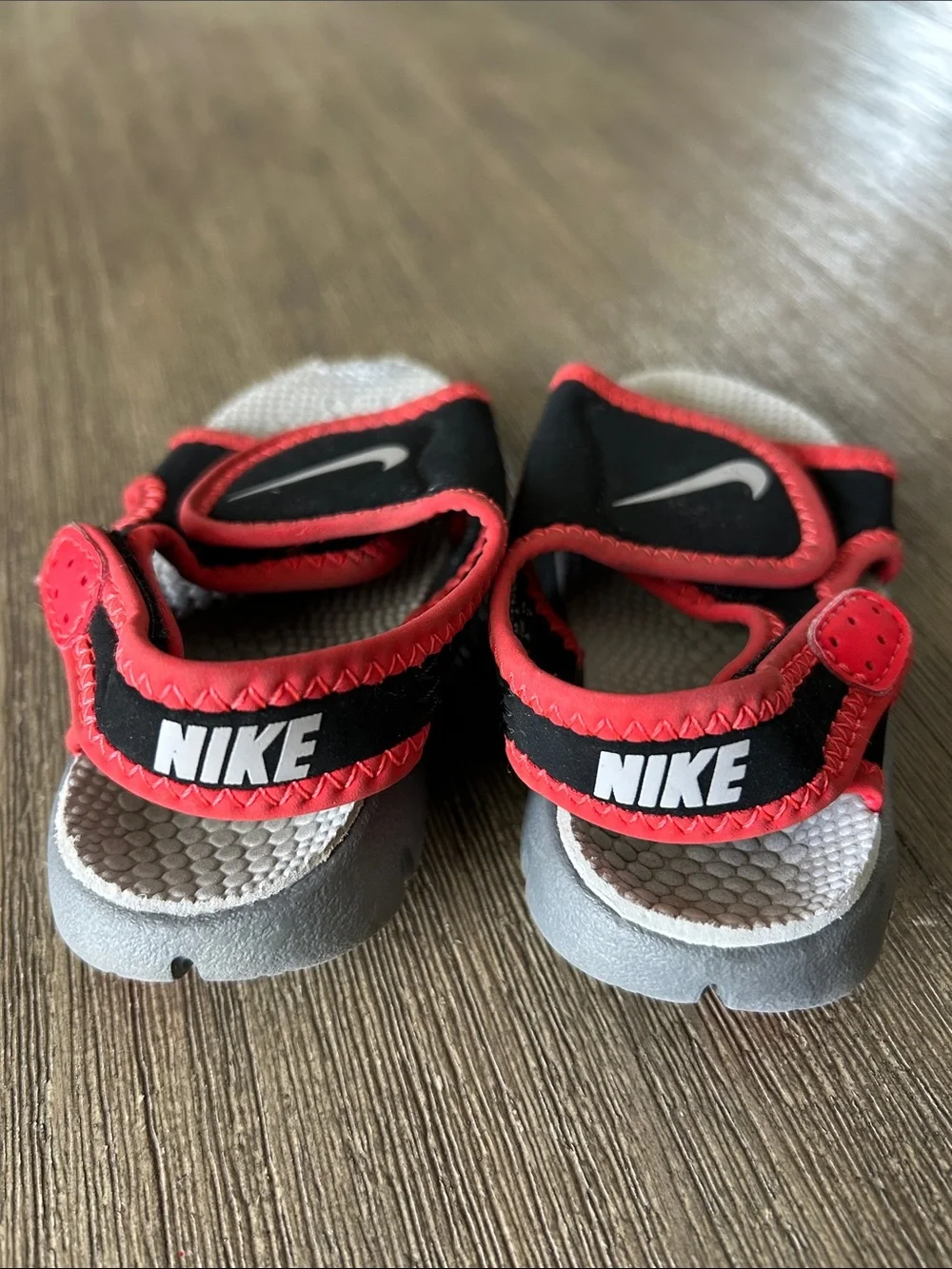 Nike Kids Black and Red Logo Hook-and-Loop Sandals, Sz. 5.